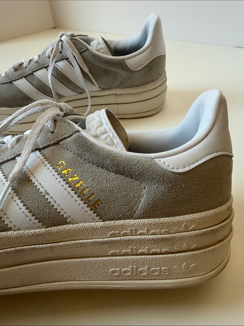 Adidas Gazelle Platform Sneakers Women’s Light Gray Suede White Stripe Shoes - Picture 5 of 11